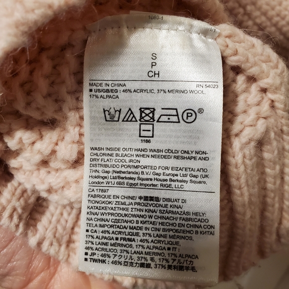 Banana Republic baby pink knit sweater - Picture 3 of 5